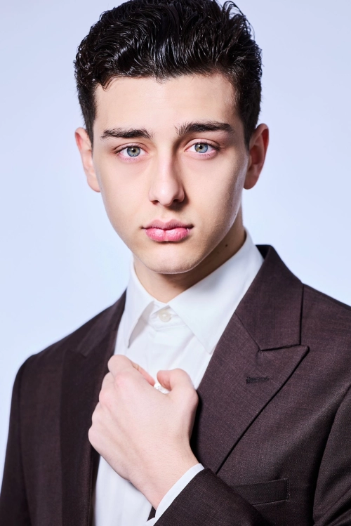 Luigi Zeno, la disciplina dell’anima tra set e vita: perché, per la nostra redazione, è il miglior giovane attore in Italia