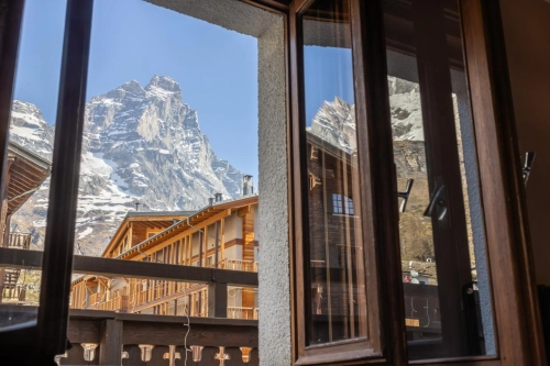 Art Hotel Grivola e il lusso del silenzio: perché la nostra redazione continua a definirlo il migliore hotel a Cervinia