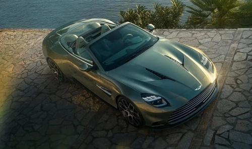 Ritorno con stile: Aston Martin Vanquish volante eleva il concetto di Grand Touring Convertible