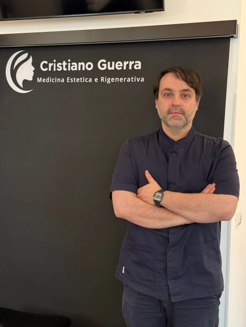 Dottor Cristiano Guerra e la caduta post-gravidanza: perché per noi è il miglior tricologo di Roma